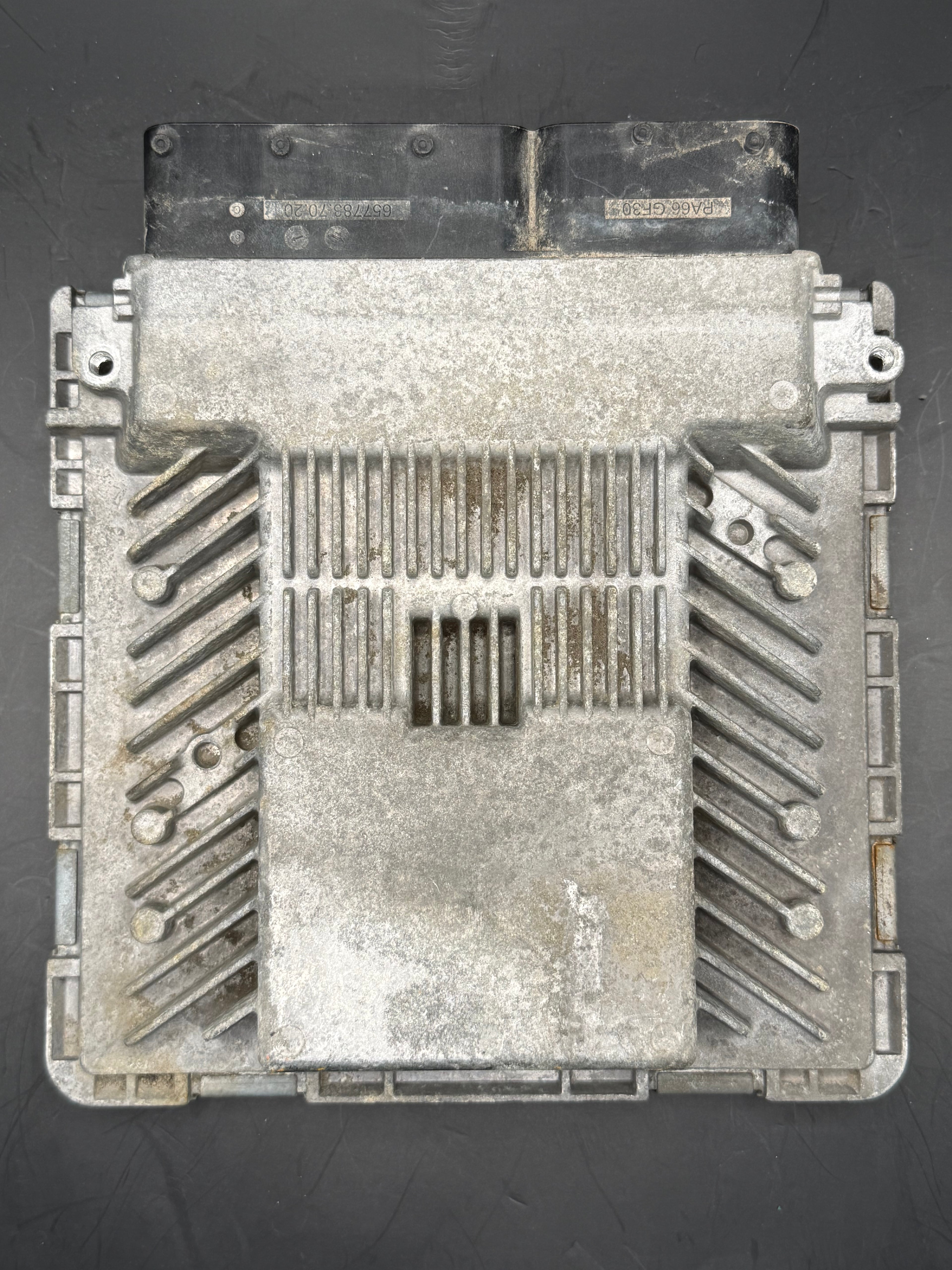COMPUTADORA DE MOTOR AUDI Q7 2012 4L0910551F