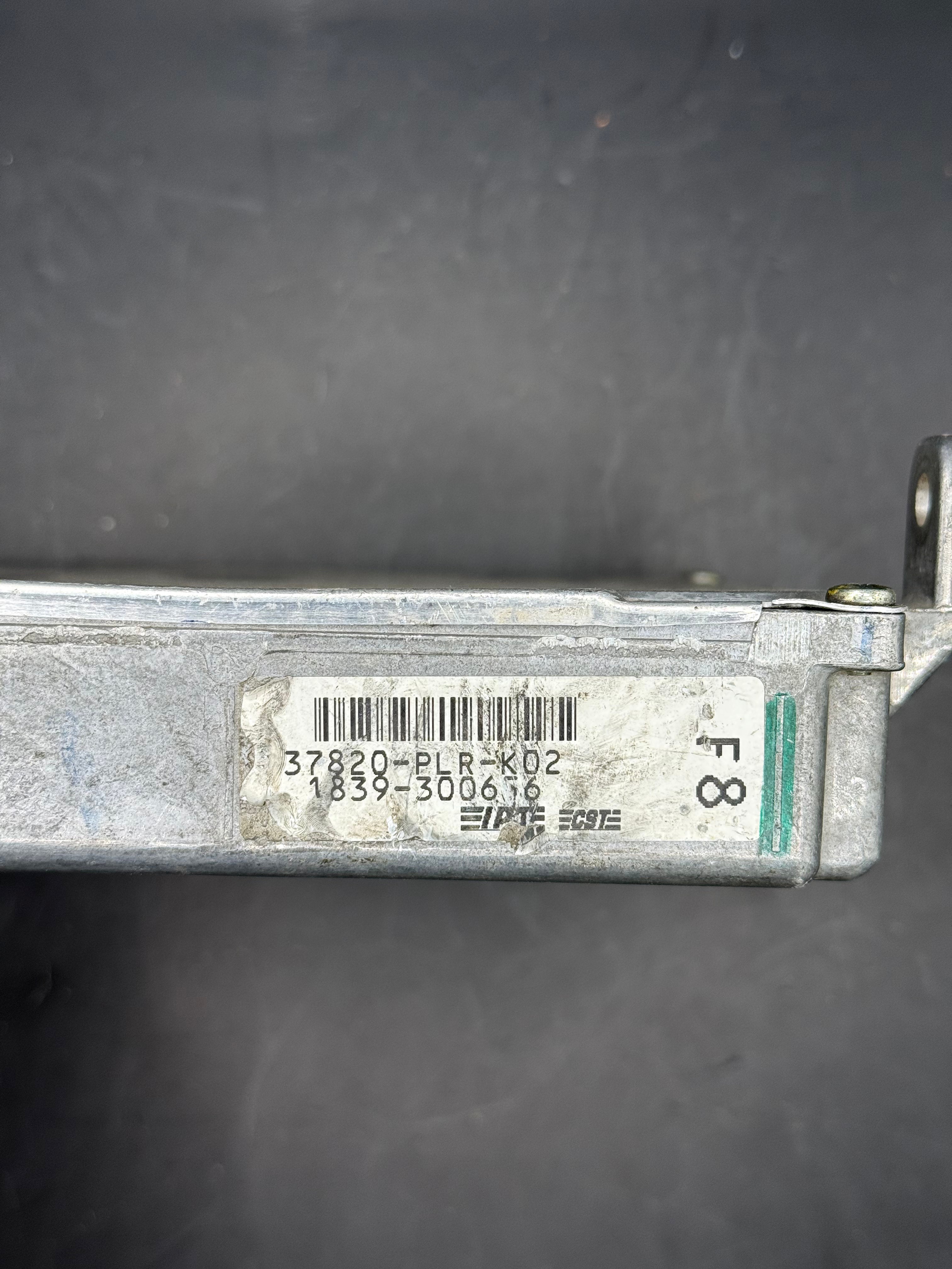 COMPUTADORA DE MOTOR HONDA CIVIC1.7 STD 37820-PLR-K02